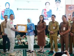 Dekranasda Barito Utara Terima Sertifikat Hak Cipta Batik Khas Daerah